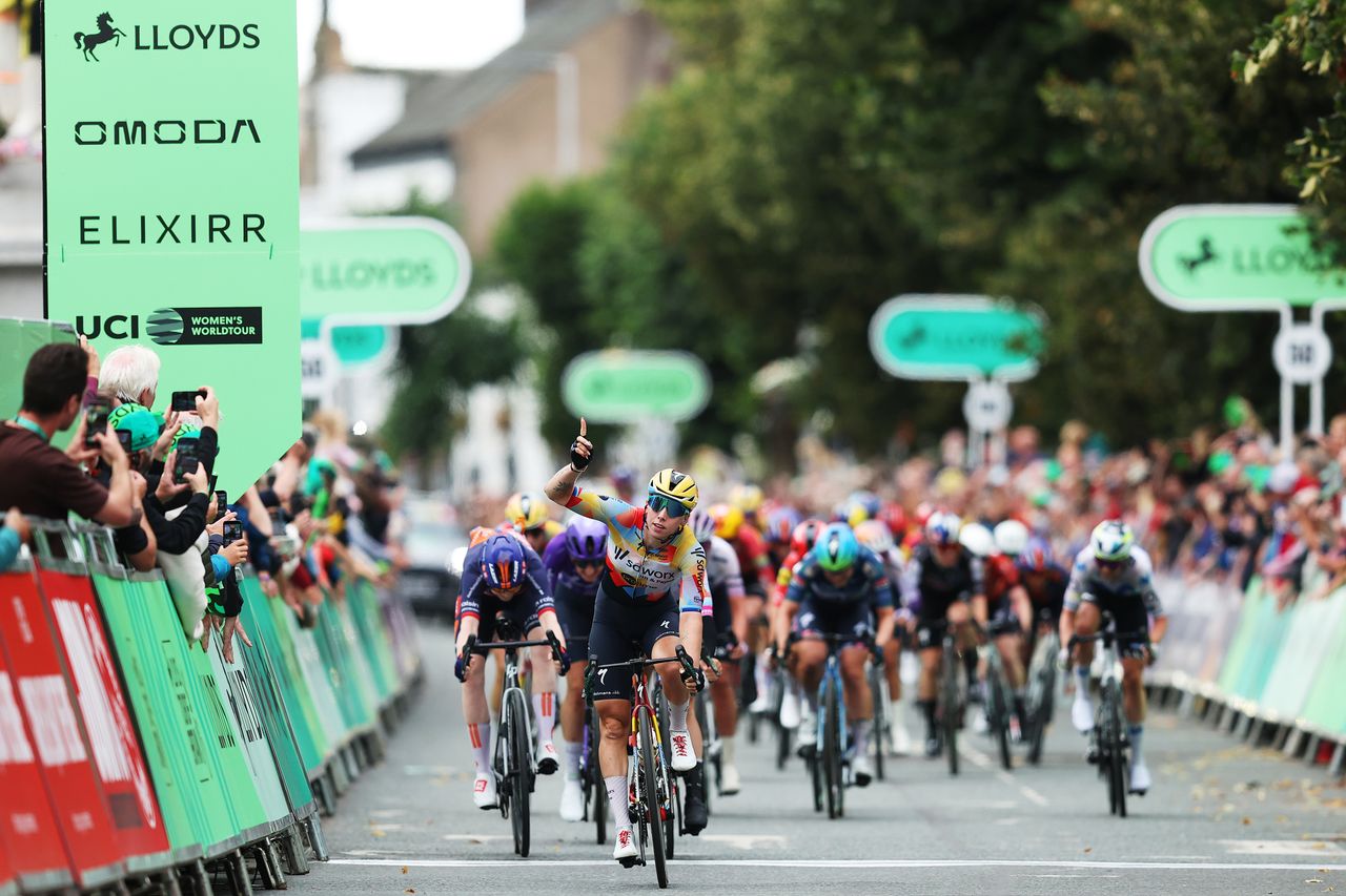 'Perfect teamwork today' – Lorena Wiebes storms to Tour of Britain Women stage 1 win after hectic day