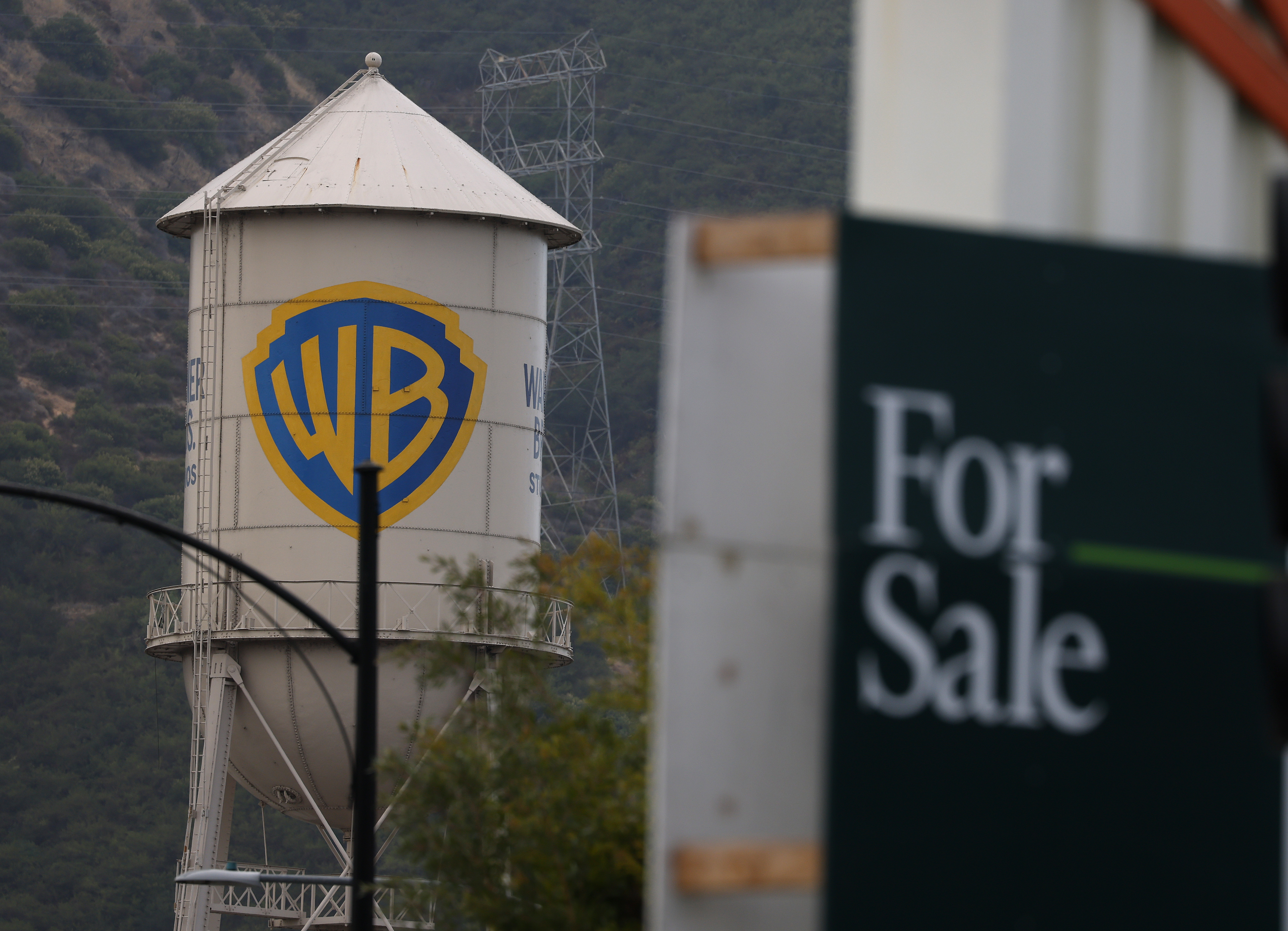 Regal Cinemas CEO Eduardo Acuna Backs Paramount-Warner Bros. Merger, Says Antitrust Trial ‘Creates More Uncertainty and Distraction’