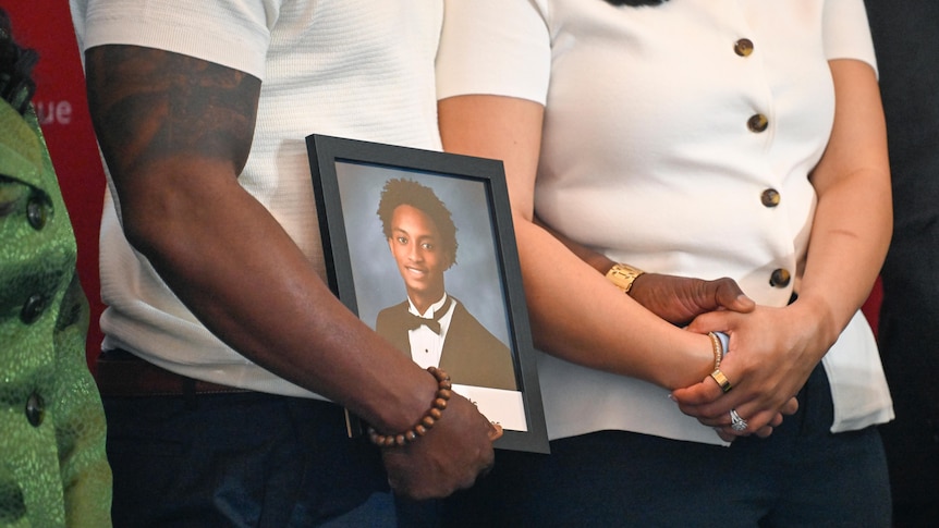 Three charged for 'threats' amid probe into Black US teen's shady death