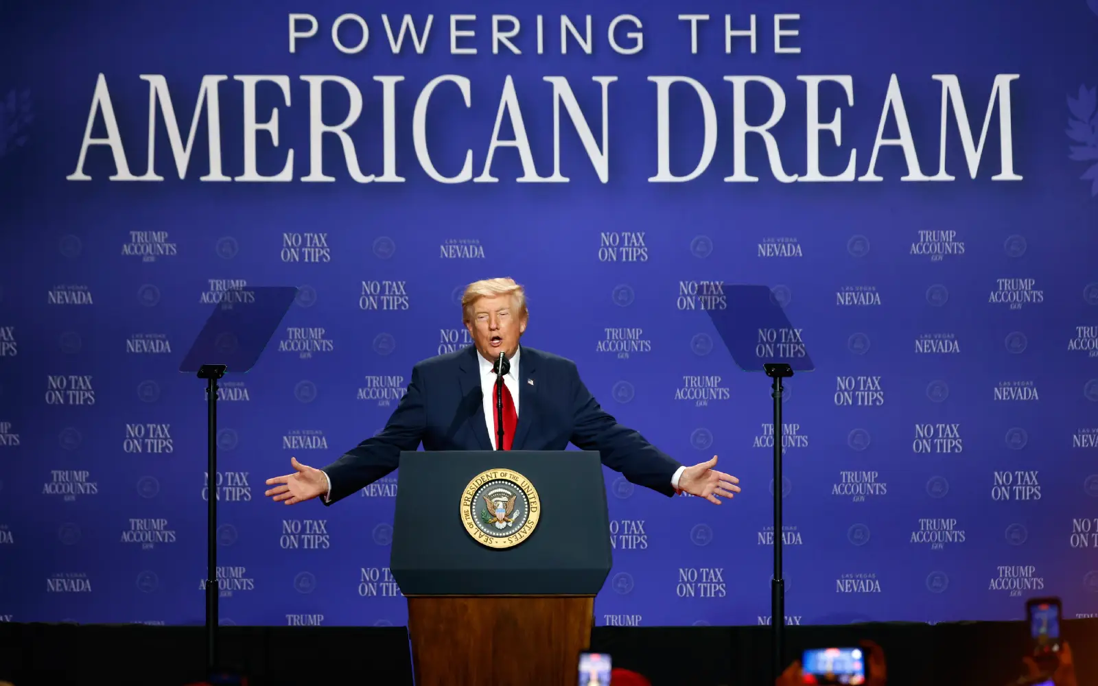 Trump turns speech on economy into attack on Democrats after Michigan results