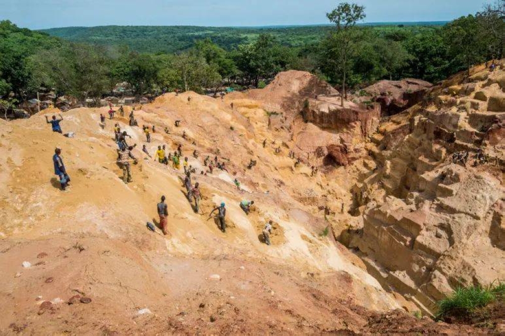 100 dead in gold mine collapse in Central African Republic