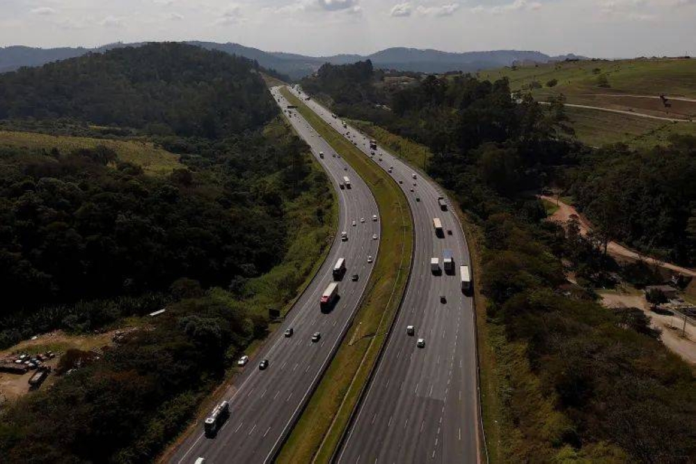 Brazil bus crash kills at least 23, injures 5 in Parana state