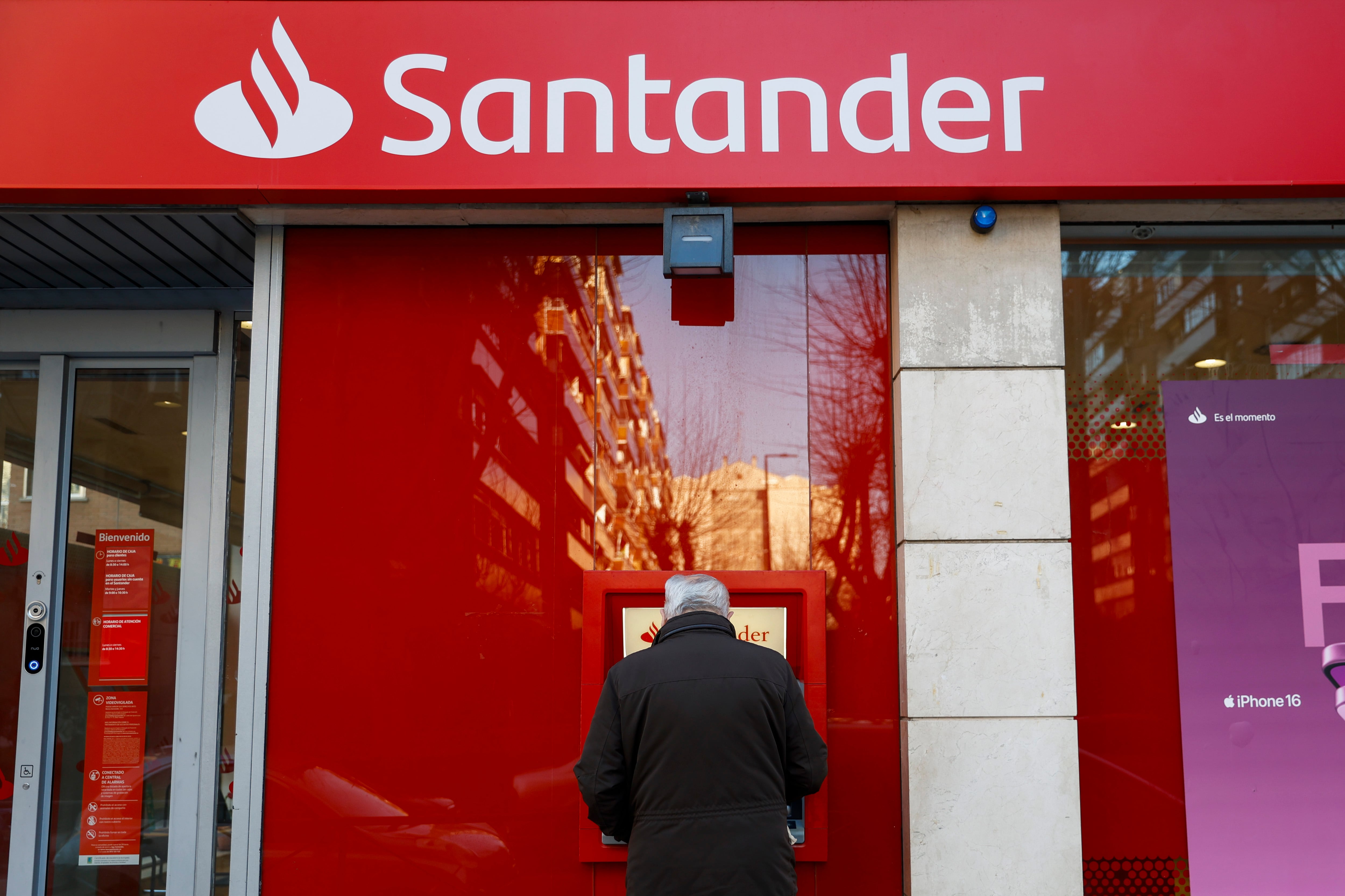 Santander accelerates in its global bet with approval in the US