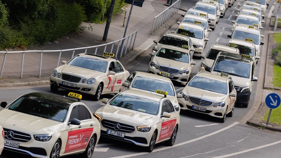 Transport services: Study: Taxi industry must open up to digital services