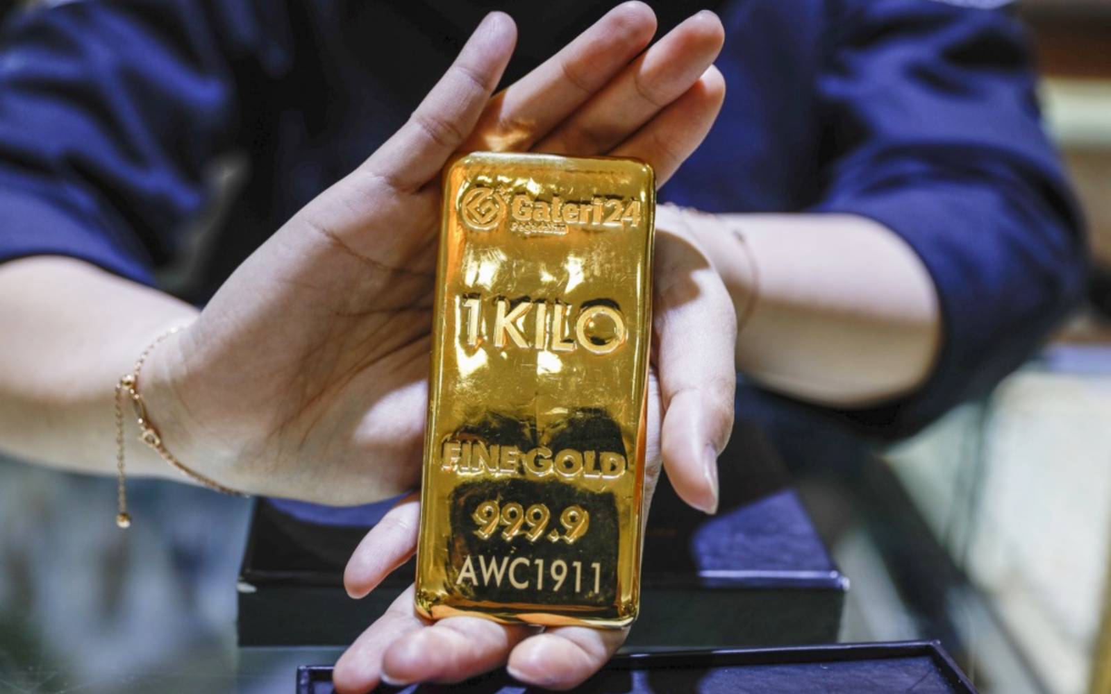 Gold rallies above US$4,300 as progress builds on Hormuz reopening
