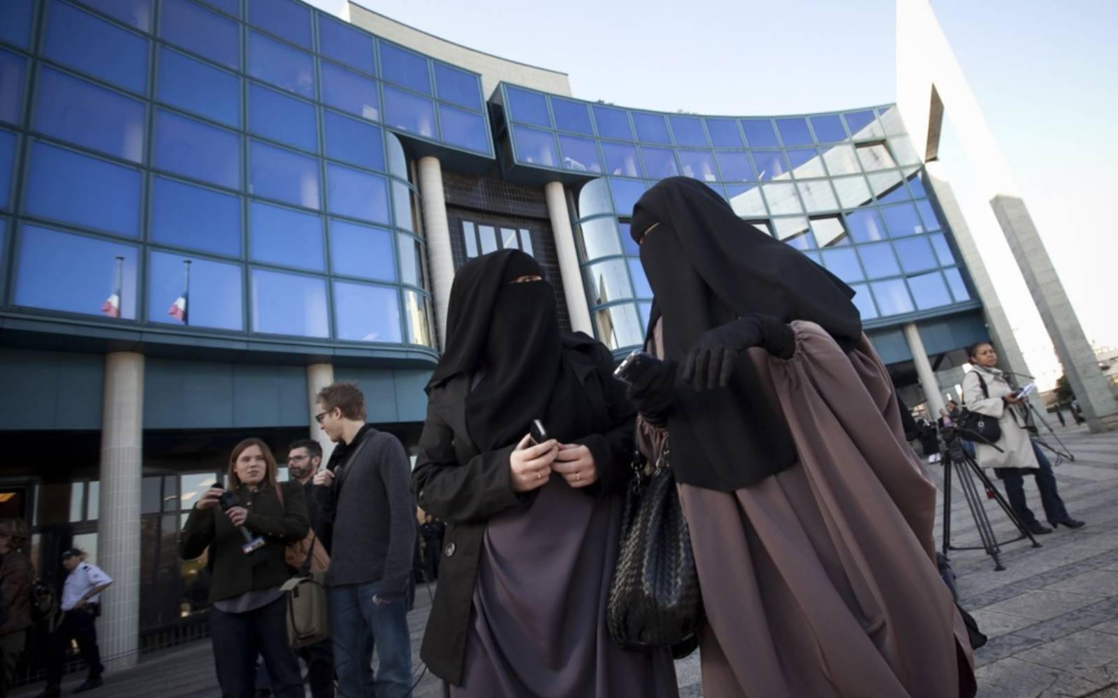 Portugal introduces ban on face coverings in public