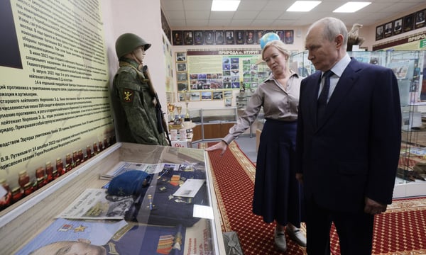 Putin’s Visit to Disputed Island Exacerbates Japan-Russia Tensions