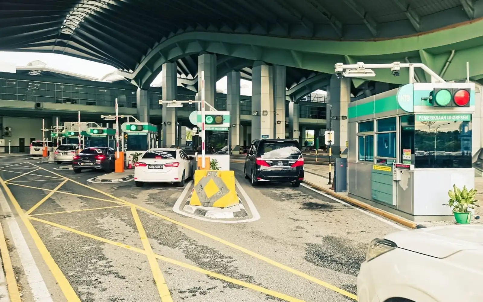 MyBorderPass down at Sultan Abu Bakar Complex