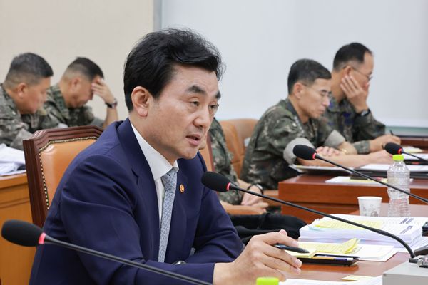 Defense Minister: N. Korea Has an Estimated 80-120 Nuclear Weapons