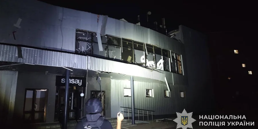 Russian guided aerial bombs hit Sumy shopping center and high-rises, injuring 12