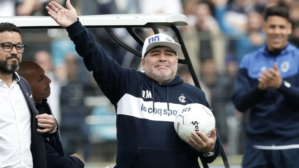 Maradona’s doctors missed renal red flag