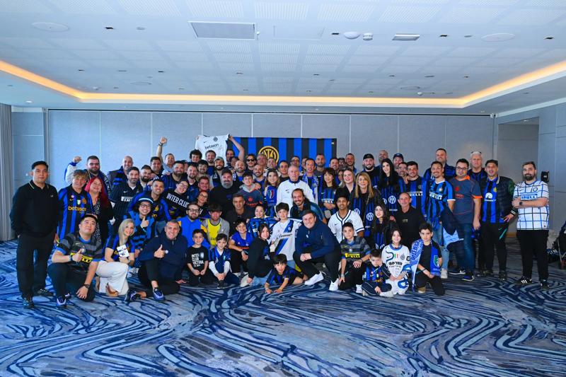 A Nerazzurro Perth: another shower of affection with Zanetti and Vieri, ahead of Juventus