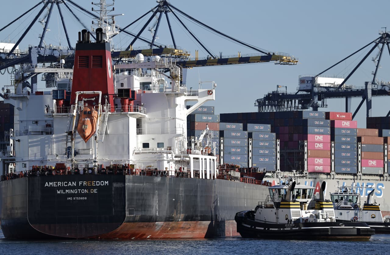 Oil prices jump after Trump declares economic war on Iran