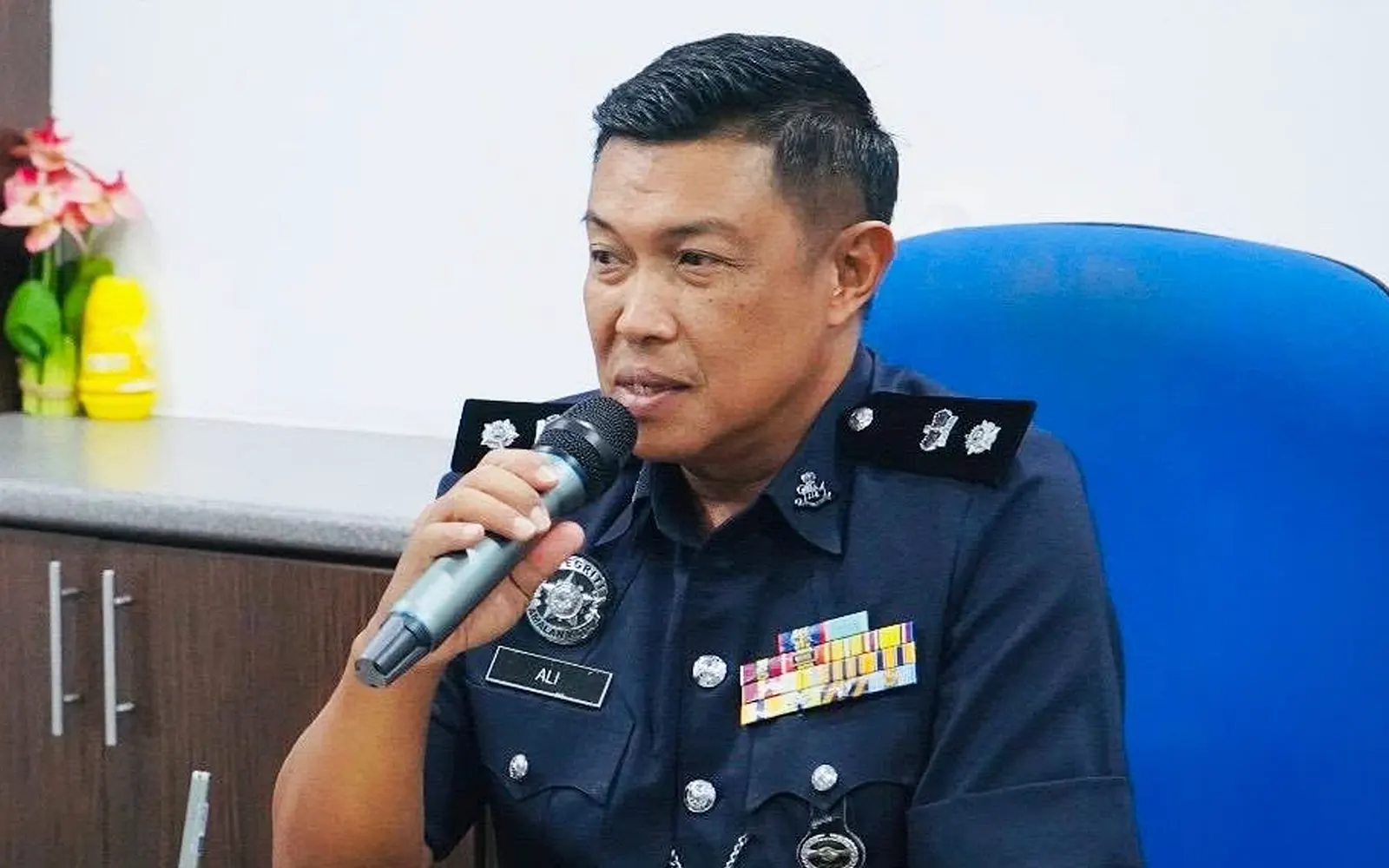 Foul smell leads to discovery of body of man in drain near highway