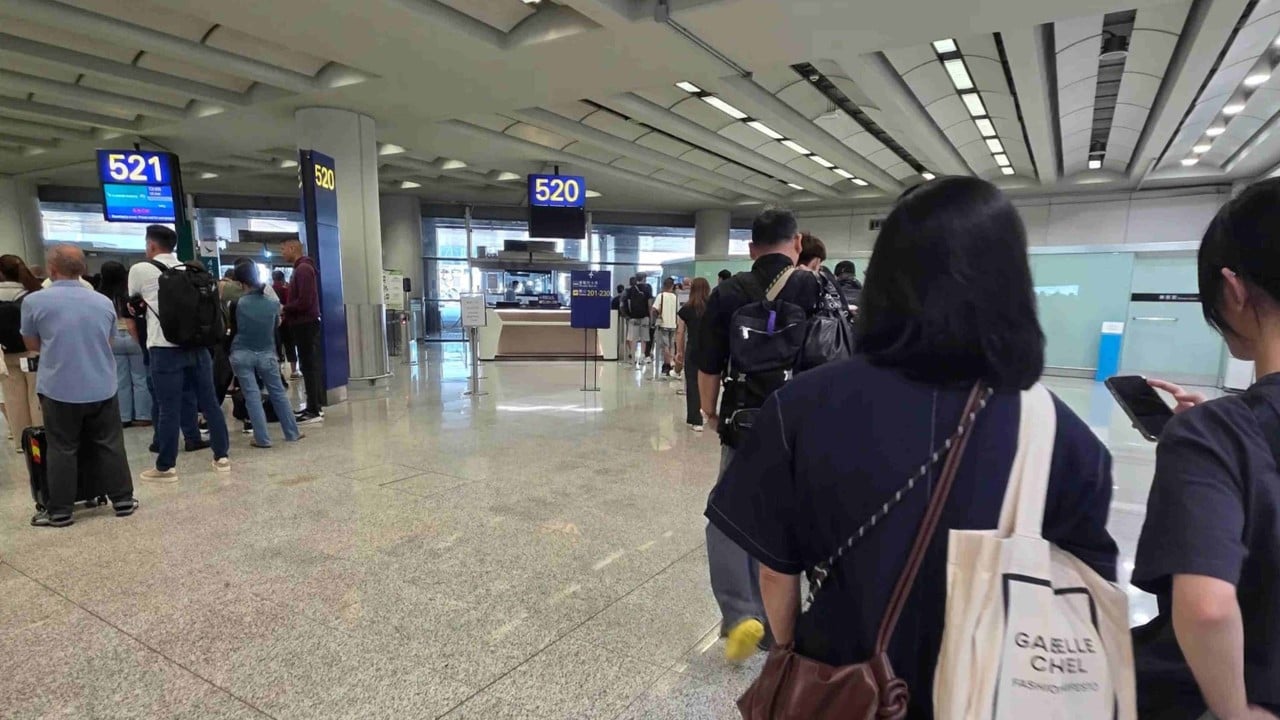 Passengers all at sea as Hong Kong airport’s Terminal 2 train breaks down