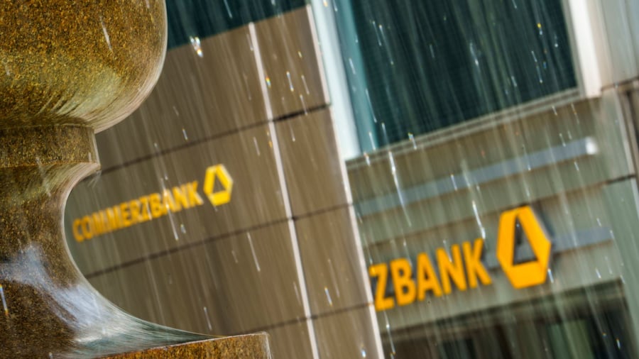 Dax Group Before Takeover?: Commerzbank: With Record Profit in Talks with UniCredit