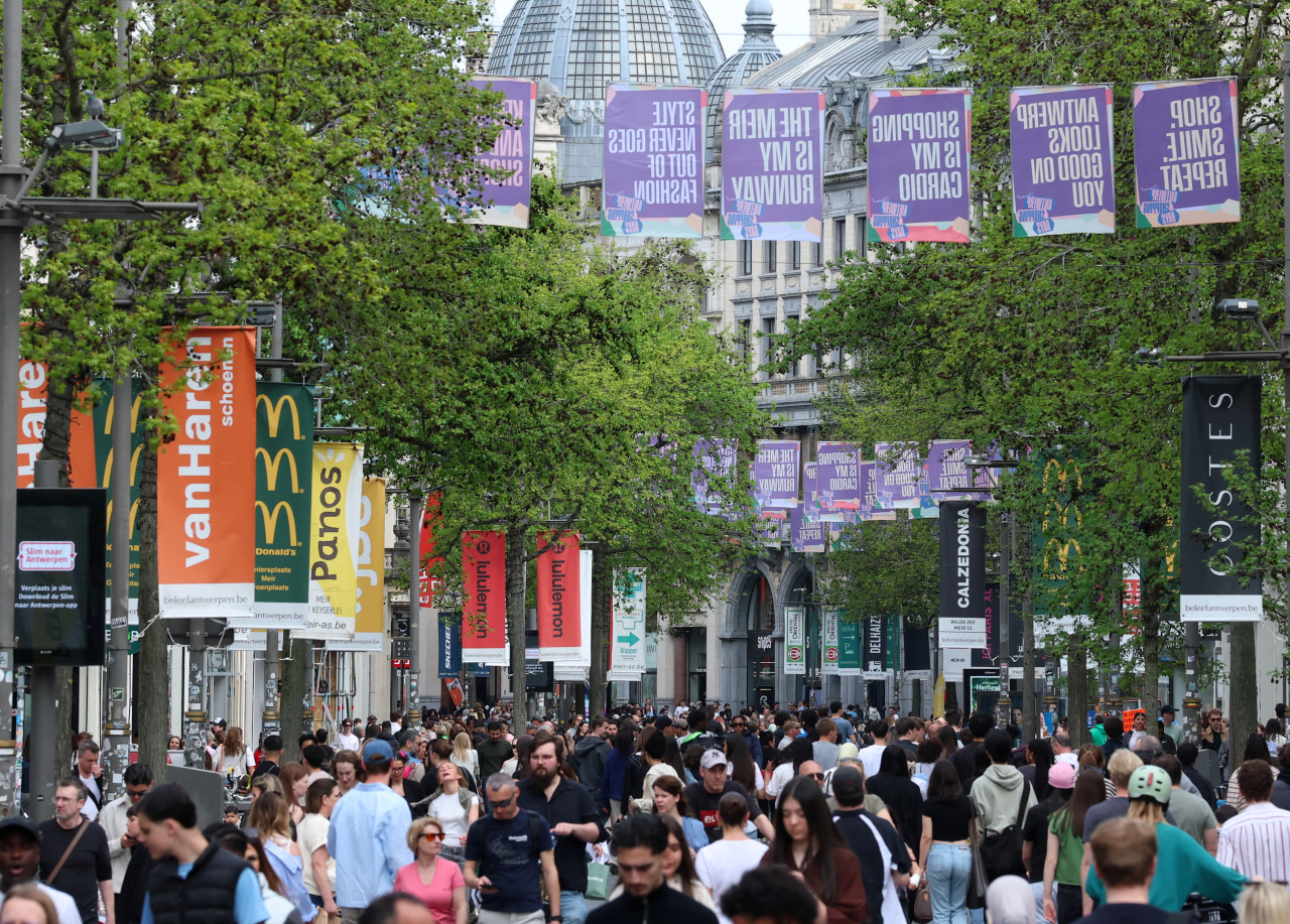 Eurozone Retail Sales Retreat as Consumers Still Fret Over War