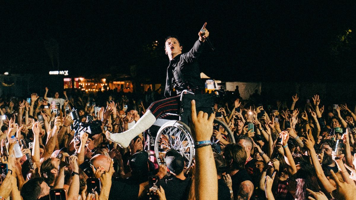 Yungblud Crowdsurfs in Wheelchair While Performing Show with Broken Leg: Watch