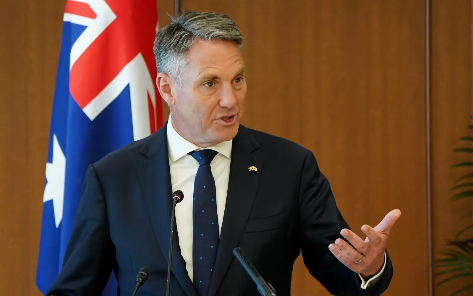 Australia secures US missiles amid supply concerns