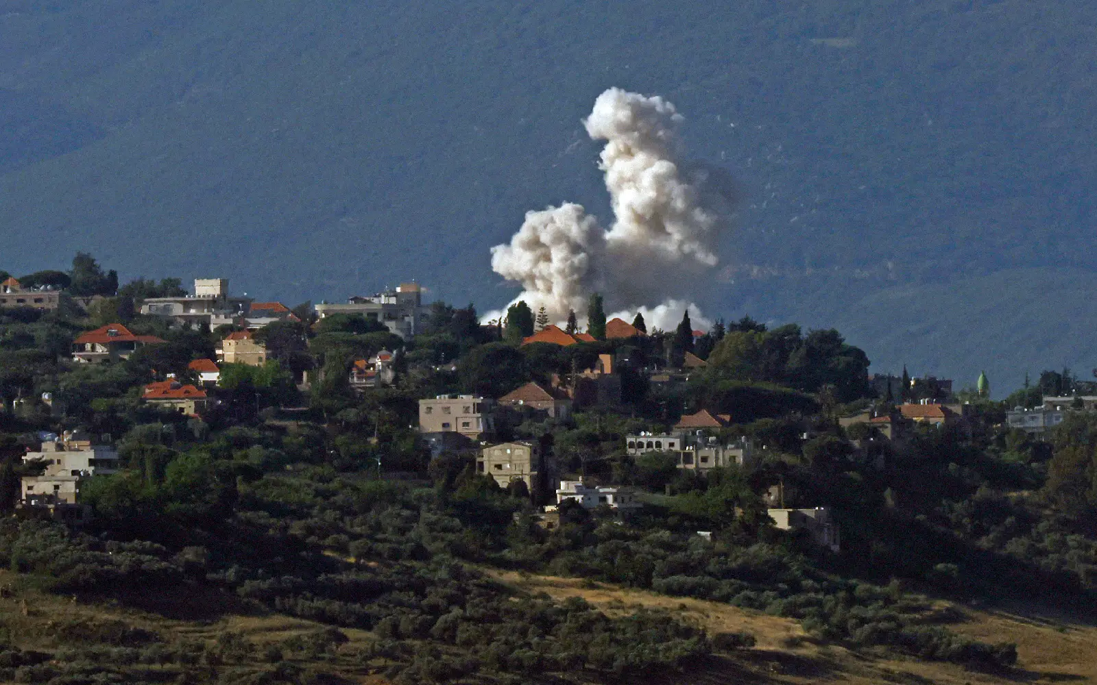 Lebanon state media reports new Israeli strikes in south