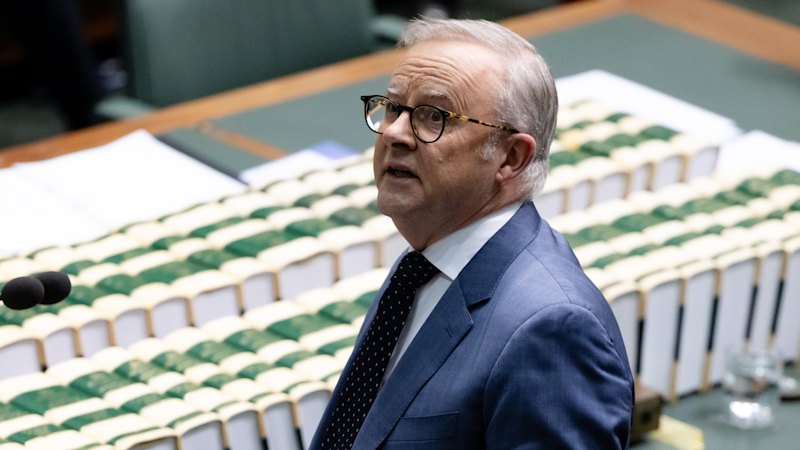 As Hanson and Taylor change tack, the PM can maintain a steady course