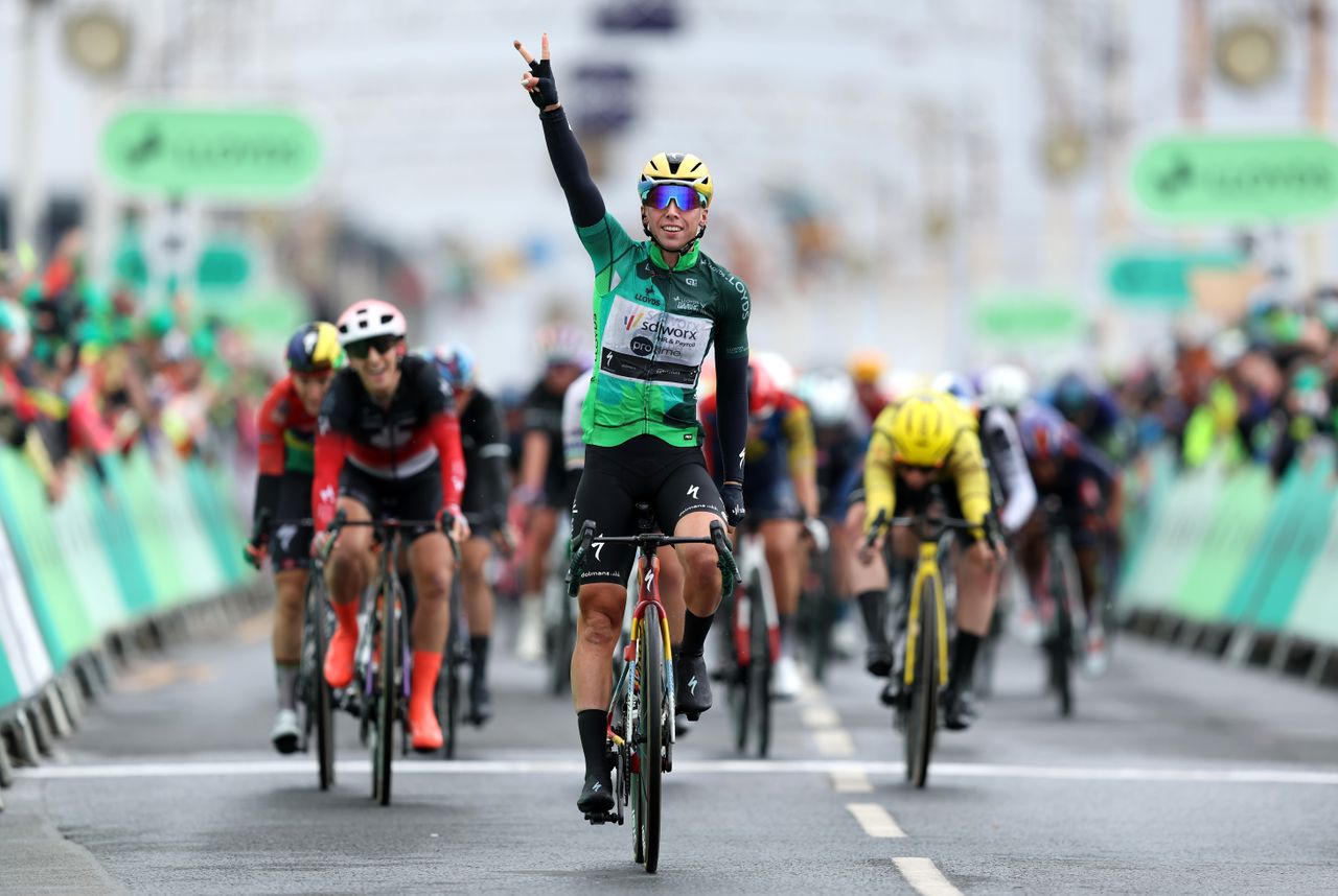 Lorena Wiebes doubles up on stage two of Tour of Britain Women after race neutralised for an hour