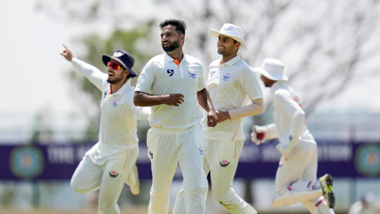 'Auqib Nabi shouldn't have come as a replacement': Ex-cricketer on India squad