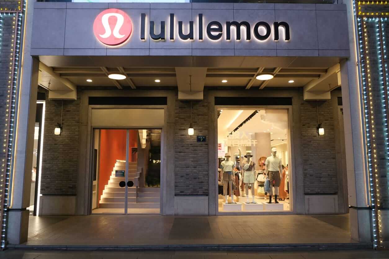What Are Wall Street Analysts' Target Price for lululemon athletica Stock?