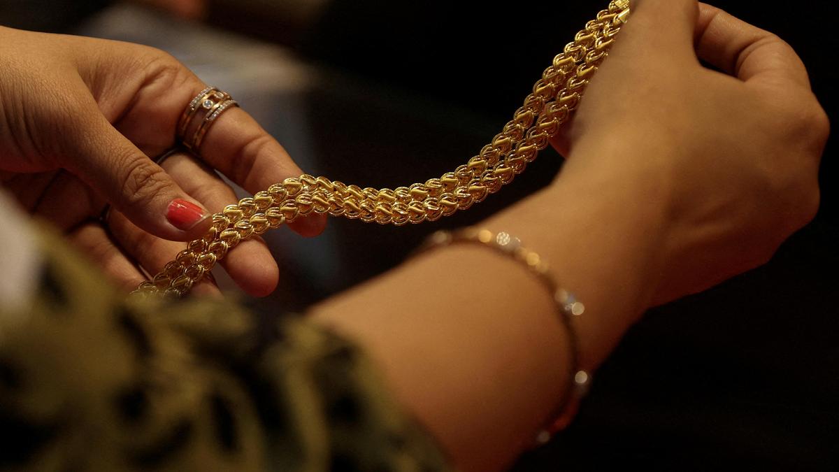 Armed men attempt robbery at jewellery shop, shoot at owner after resistance