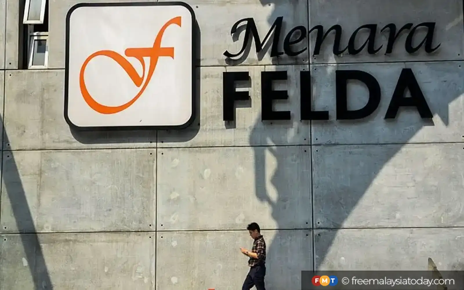 Real benefits better at winning votes than probes, says analyst