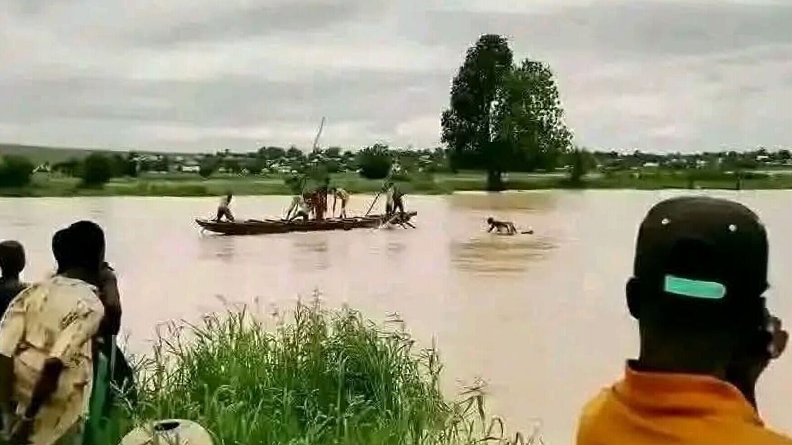 More than 50 dead, mostly children, as overloaded boat capsizes in Nigeria' Sokoto