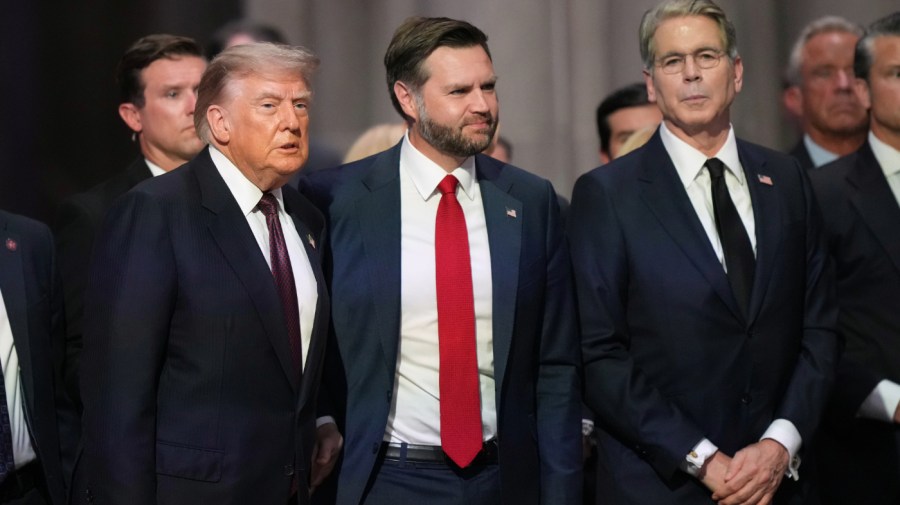 Trump privately tells donors to back Vance in 2028: Report