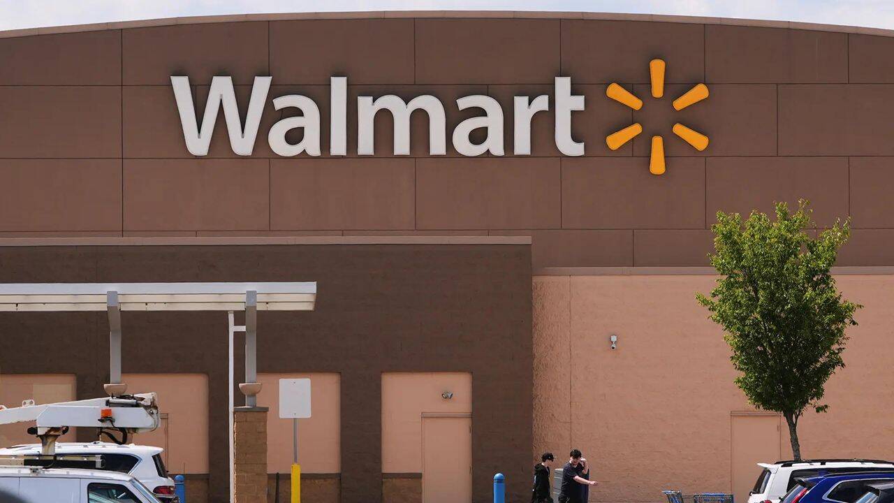 Walmart store workers get new job amid AI rollout: Correcting its mistakes
