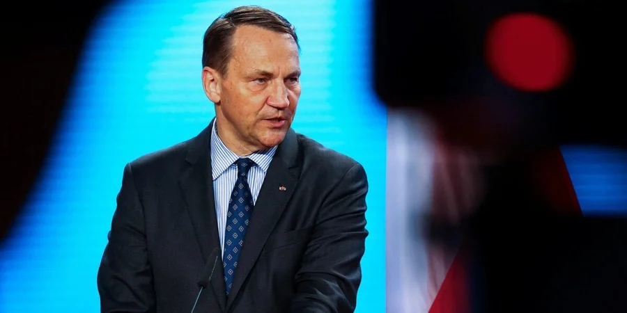 Allies should revisit intercepting Russian missiles over Ukraine, Polish FM says