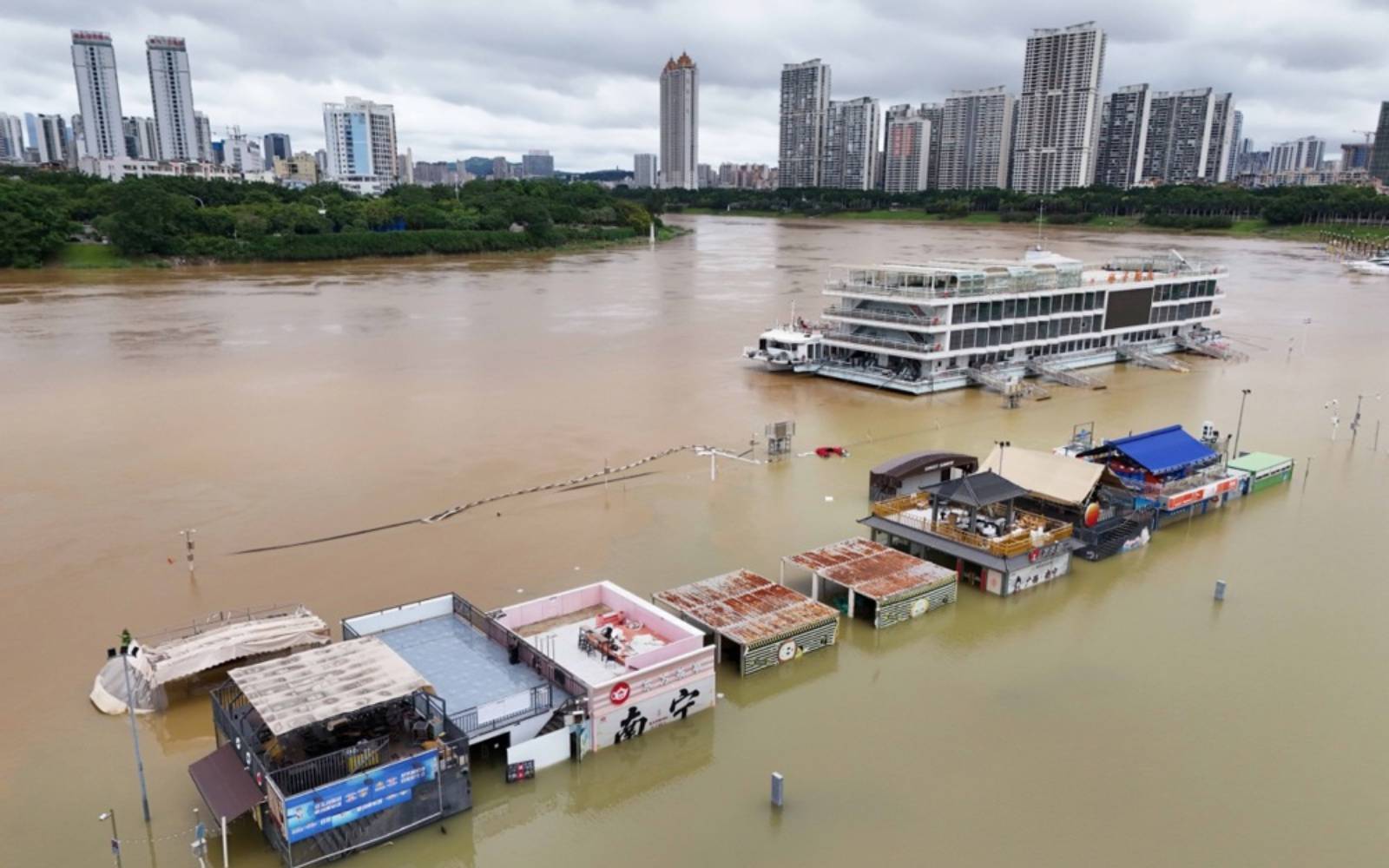 Death toll from south China floods jumps to 159