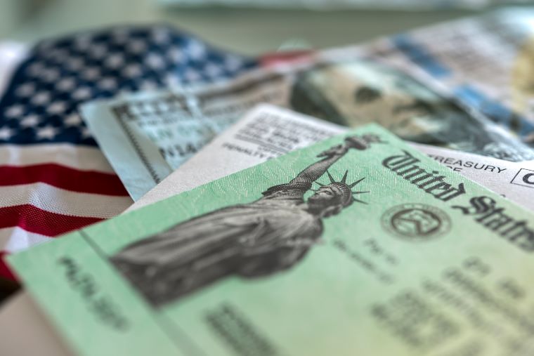 U.S. Debt Nears $40 Trillion: The ETFs Getting Hit — and the Ones Investors Are Fleeing To