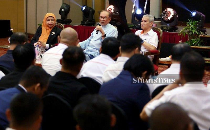 Anwar seeks Prabowo's help over Felda Eagle High investment