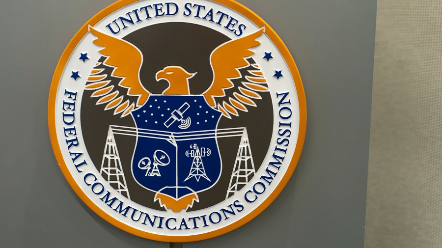 FCC votes to eliminate broadcast ownership rule