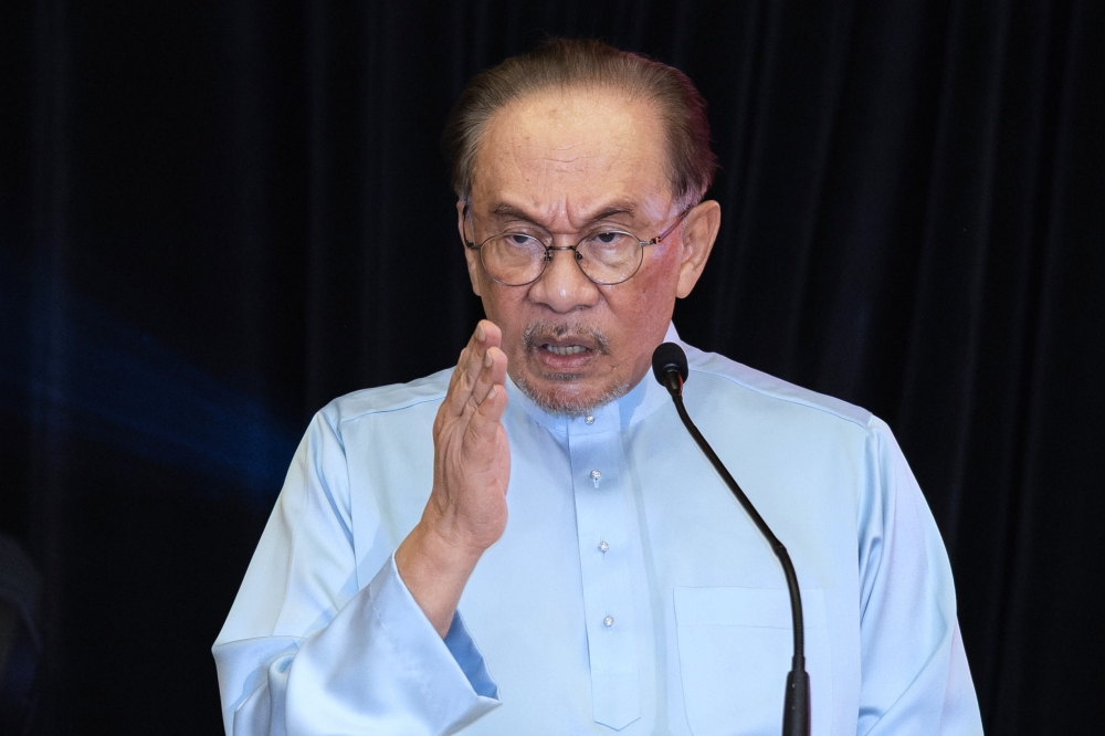 Anwar: Action against Tabung Haji, Felda based on wrongdoing, not religion or race