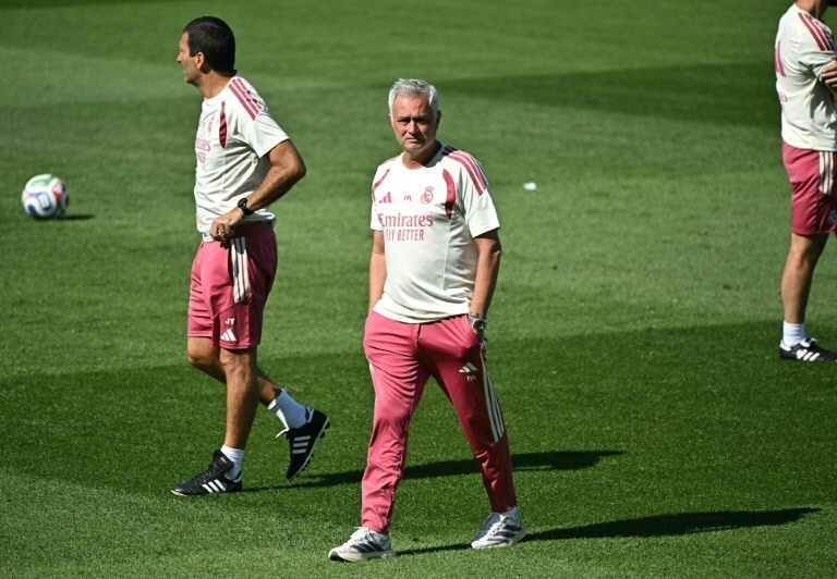 Real Madrid star players are compatible: Mourinho
