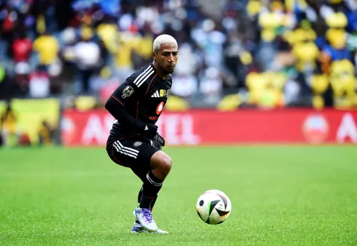 Orlando Pirates part ways with right-back Deano van Rooyen