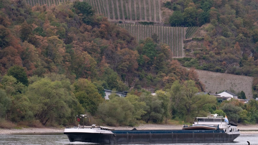 Binnenschifffahrt: Rhein-Pegelstände steigen langsam