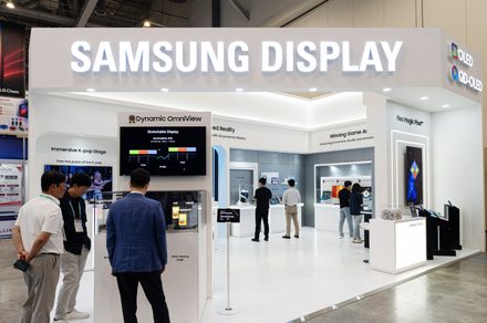 Samsung’s new 16-inch OLED panel wants to make your laptop feel like a gaming monitor