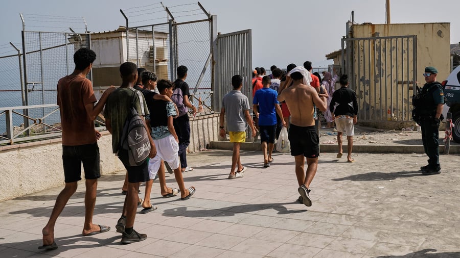 Crisis on North Africa's coast: Ceuta crisis intensifies debate on EU border protection