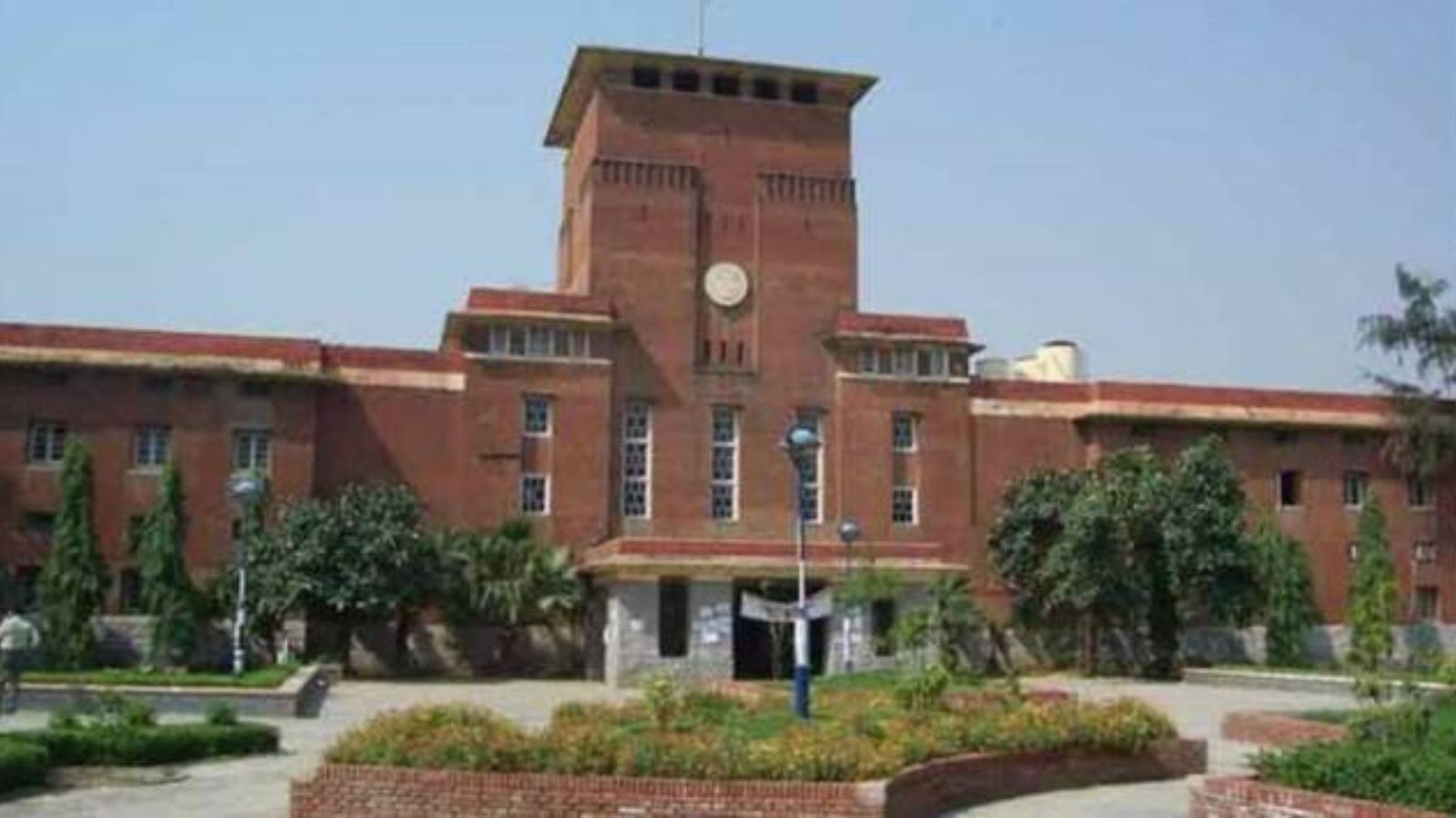 Over 12,000 apply for Delhi University’s one-year PG programmes
