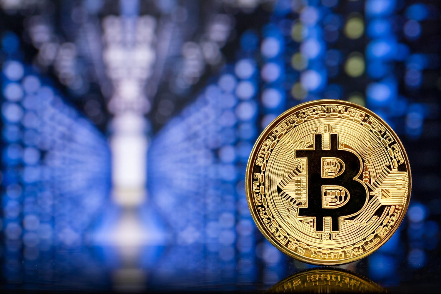 CleanSpark Sinks 6% Even as Bitcoin Jumps 7%, MARA Holds Flat as Traders Weigh Tensions Among AI Miners