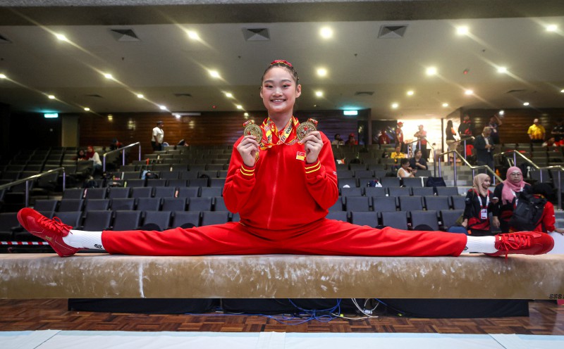 Cadence wins Sukma all-around crown after overcoming frozen fingertips