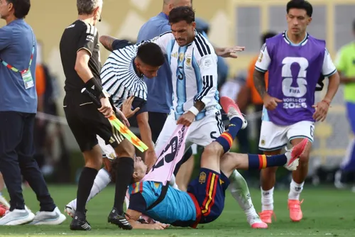 Argentina's Leandro Paredes slapped with long ban by FIFA after World Cup final fights