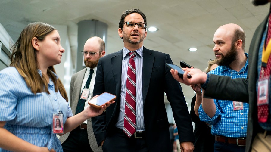 Senate Democrats introduce bill to roll back press restrictions at Pentagon
