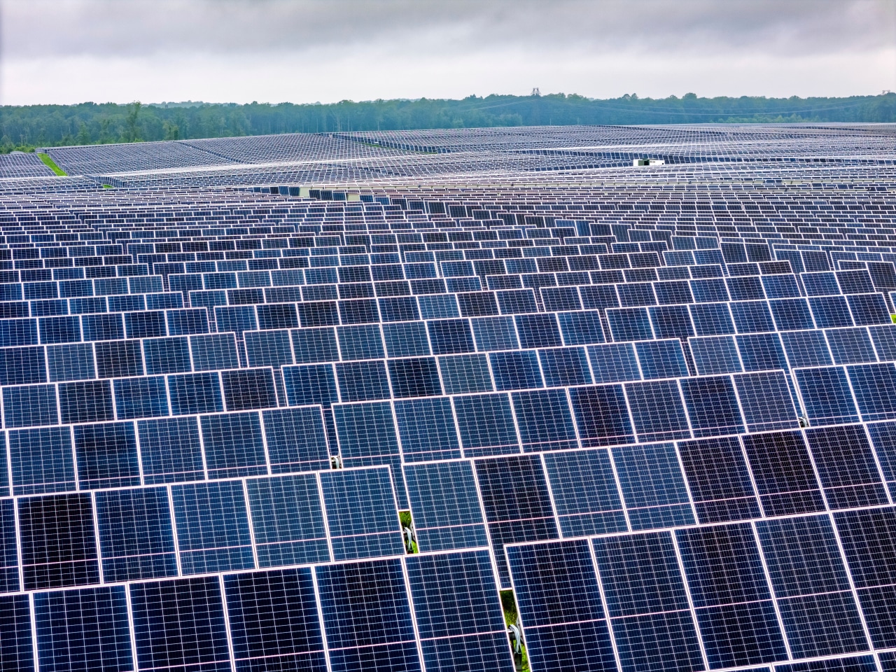 President Trump signed a proclamation Thursday that will set a 15% tariff on imports of solar panels and components.